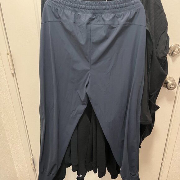 Old Navy High-Waisted SleekTech Joggers - Picture 5 of 5